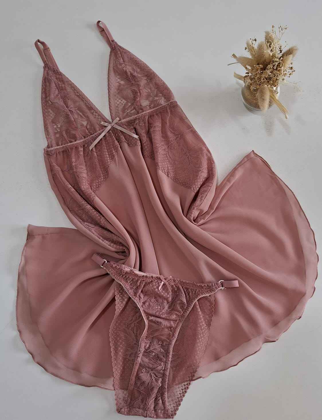 Nuisette  en dentelle