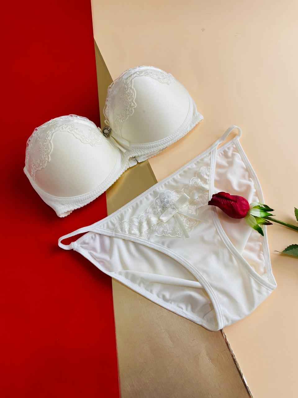 Ensemble Soutien-Gorge et Culotte en Dentelle